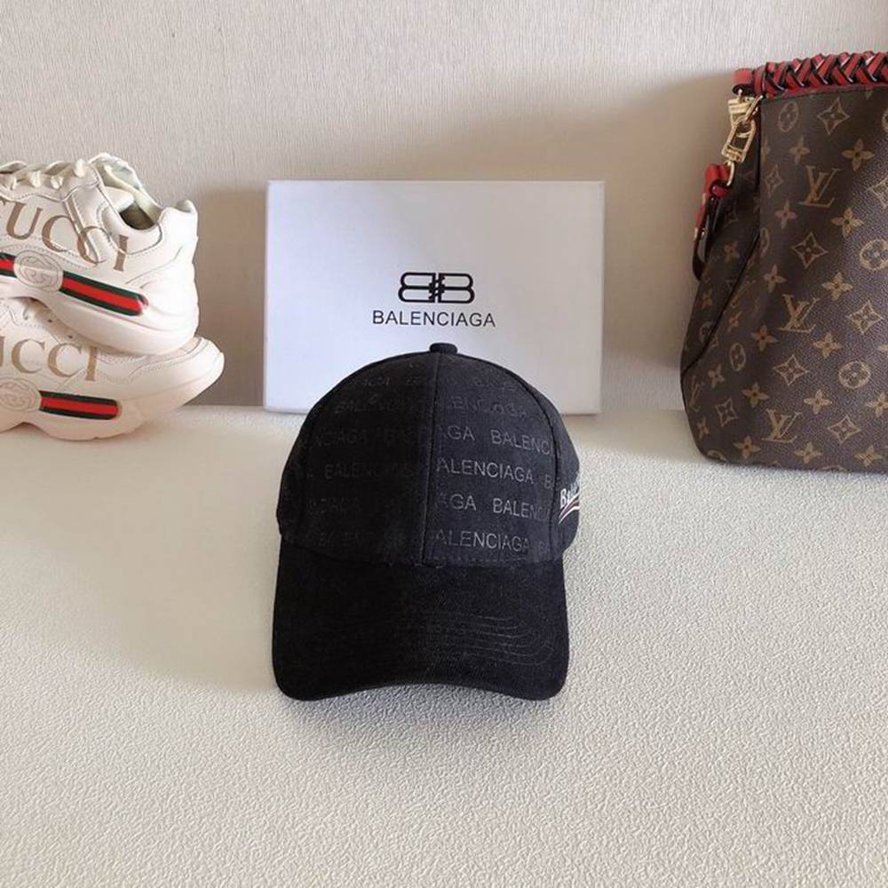 Ba*len*cia*ga hat